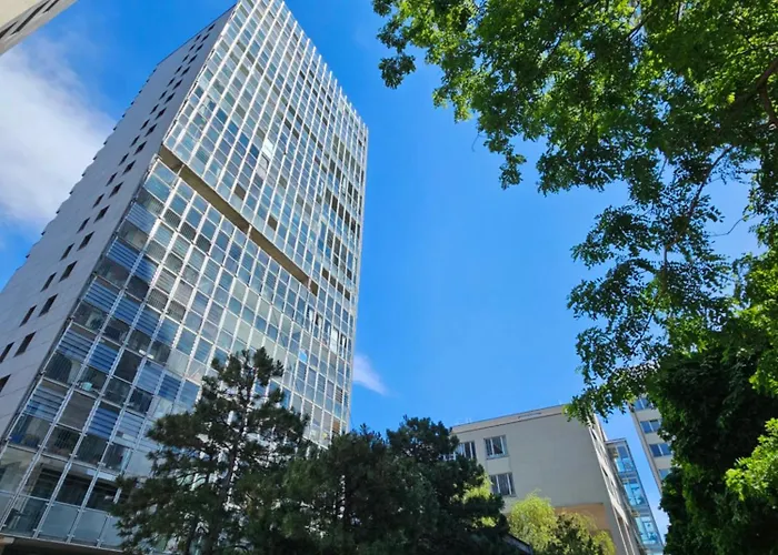 Yuki's Place - Un-vic, Danube And Subway Near To Downtown *