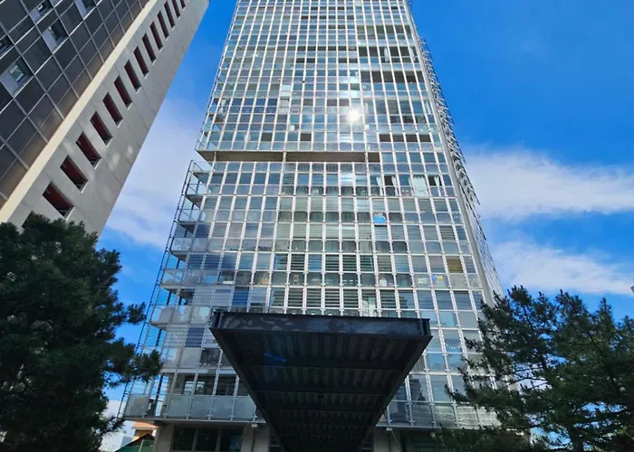 Yuki's Place - Un-vic, Danube And Subway Near To Downtown